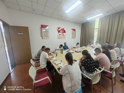 说明: 后勤第三党支部开展7月组织生活会01.jpg